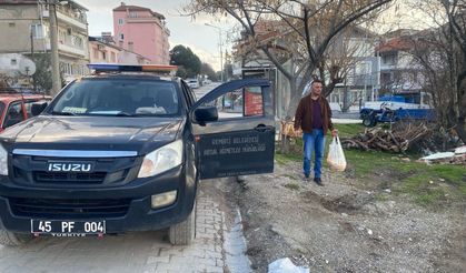 Demirci'de ihtiyaç sahibi vatandaşların evlerine iftar servisi