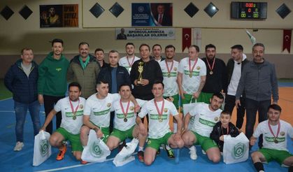 Futsal turnuvasının şampiyonu Demirci Orman oldu
