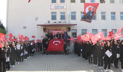 Manisalı öğrenciler Çanakkale Zaferini rap müzikle anlattılar