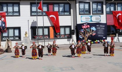 Selendi'nin Nevruz ateşi Rahmanlar Mahallesinde yakıldı