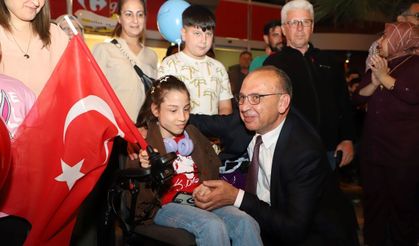 Turgutlu’da 23 Nisan "Çocuk Şenliği ve Ulusal Egemenlik Korteji" ile kutlandı