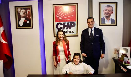Başkan Özalper koltuğu küçük Ceylin'e devretti