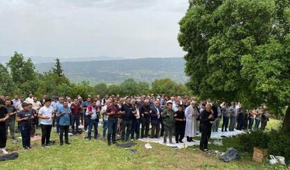Sarıgöllü çiftçiler bolluk ve bereket için Olcak Dede'de buluştu