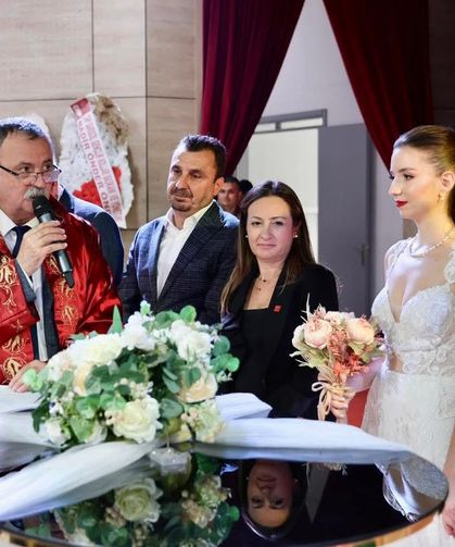 Yunusemre’de 2025 yılında bin 464 çift dünyaevine girdi