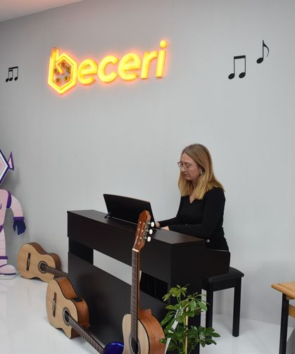 Salihli'de müzik sınıfı açıldı