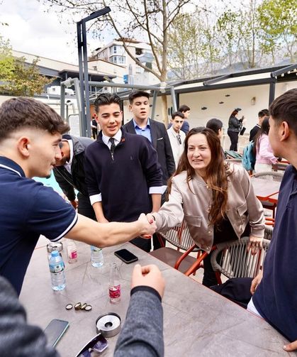 Özalper’den gençlere mesaj: “Türkiye’nin umudu sizlersiniz”