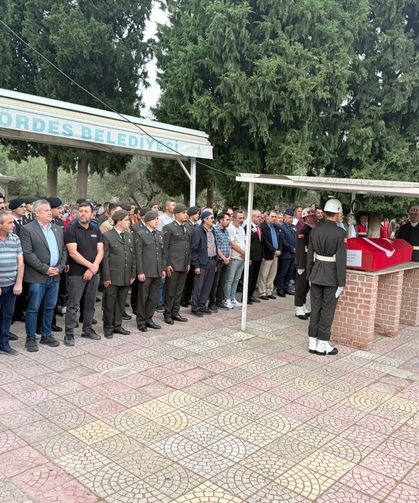 Kıbrıs Gazisi Hasan Yıldız Gördes'te son yolculuğuna uğurlandı
