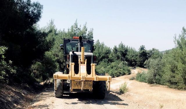 Şehzadeler Belediyesi Çınarlıkuyu'da ova yollarını onardı