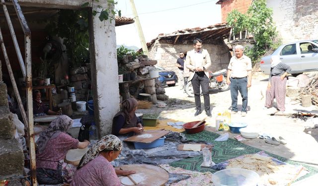 Selendi'nin Çortak Mahallesi yıllardır aynı geleneği sürdürüyor