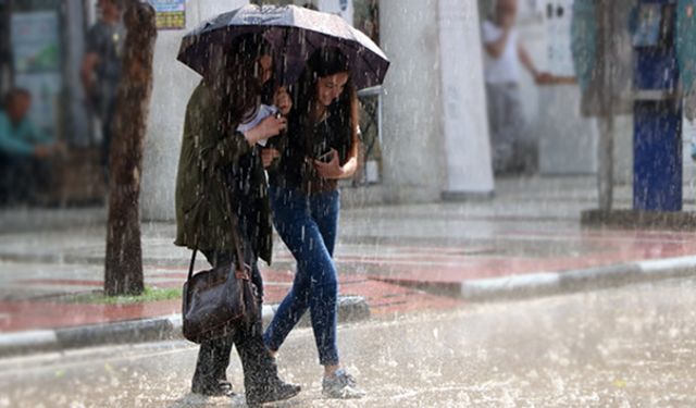 Manisa ve İzmir'de gök gürültülü sağanak yağışa dikkat!