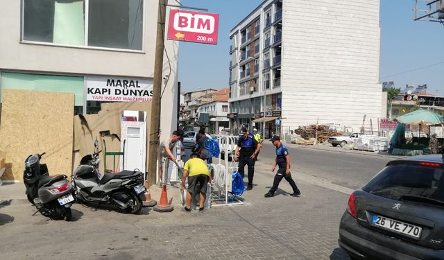 Salihli Belediyesi Zabıta ekipleri kaldırım işgali denetimine devam ediyor