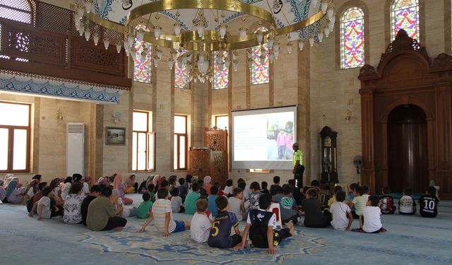 Kula İlçe Emniyet’ten camilerde çocuklara trafik eğitimi