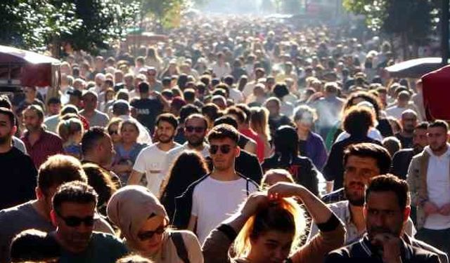 Türkiye'de her 2 kişiden biri mutsuz