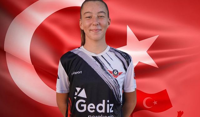 Soma Zafer Spor Kulübünden 5 kız futbolcu milli takıma davet edildi