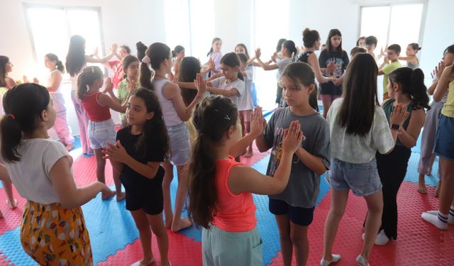 Turgutlu Belediyesinin kültür kurslarıyla eğlenerek öğrenmenin keyfi yaşanıyor