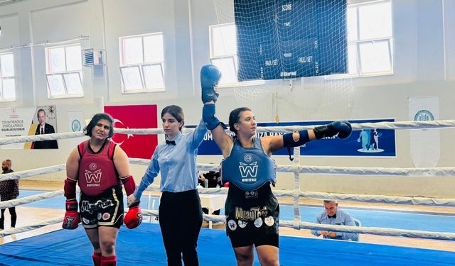 Manisalı sporcu iki yıl önce başladığı Muaythai'de Türkiye Şampiyonu oldu