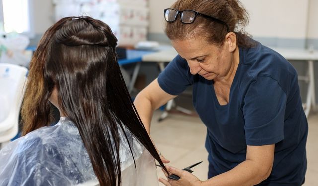 Yunusemre'de ‘Her Kadın Güzeldir Projesi’ devam ediyor