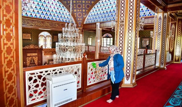 Yunusemre Belediyesi'nden camilere bakım çalışması