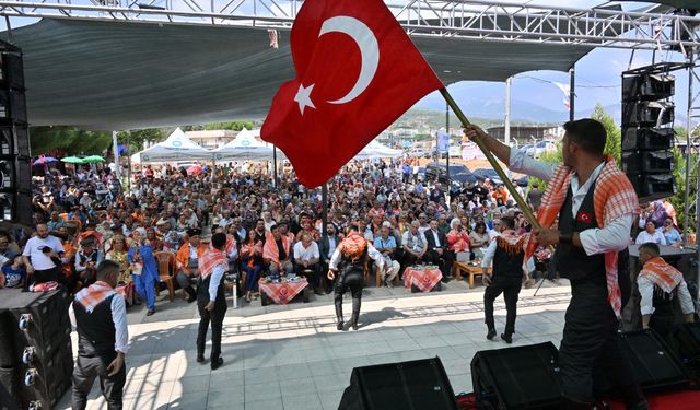 Manisa'da Bağ Bozumu ve Yörük Şenliği coşkuyla kutlandı