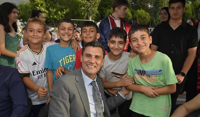 Manisa Büyükşehir Belediyesi'nin öğrenci dostu projeleri hayata geçiyor