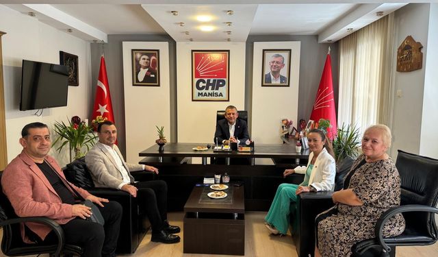 CHP Lideri Özel, Manisa İl Başkanlığı’nı ziyaret etti