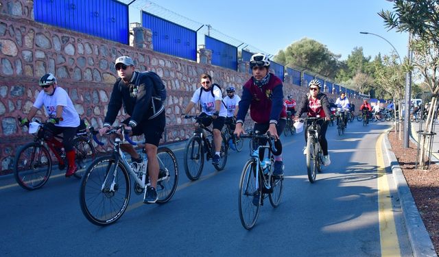 Yunusemre'de pedallar cumhuriyetin 101. yılı için çevrildi