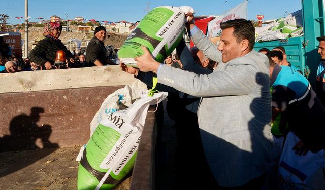 Manisa Büyükşehir Belediyesi'nden bin üreticiye tohum desteği