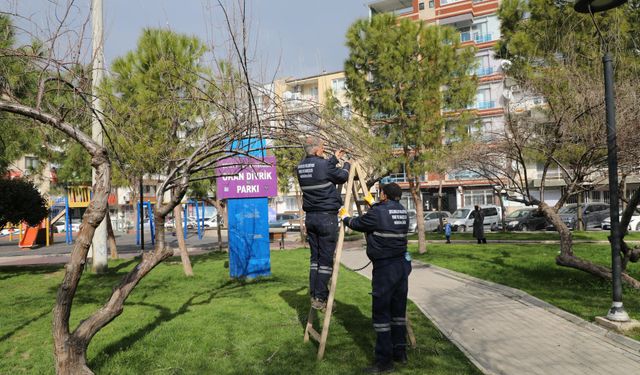 Şehzadeler'in parkları güzelleşiyor