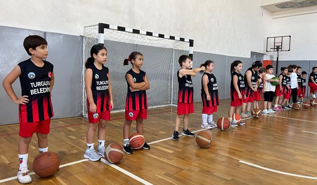 Turgutlu Belediyesi basketbol kursu kayıtları devam ediyor