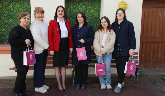 Başkan Durbay'dan kadın personele 8 Mart izni