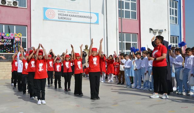 Ömer Faruk Meriç İlkokulu'nda 23 Nisan coşkusu