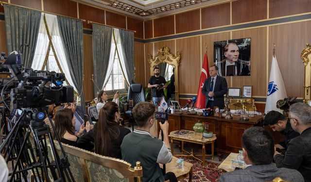 Başkan Balaban'dan işçilere 1 Mayıs ikramiyesi