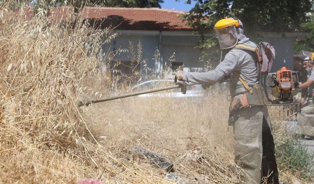 Yunusemre’den park ve bahçelerde kapsamlı çalışma