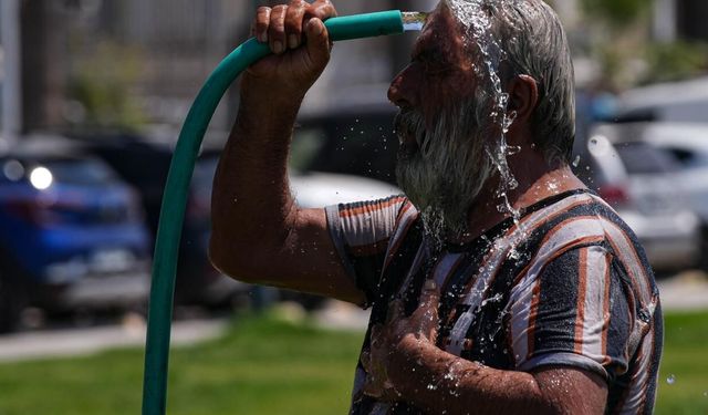 Manisa'da sıcaklık 44,7 dereceyi gördü