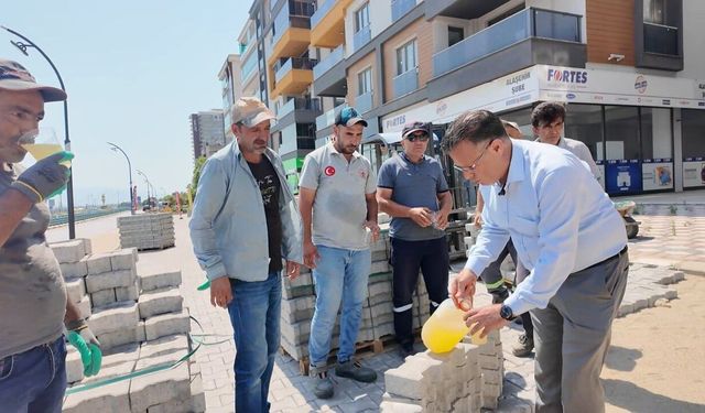 Başkan Öküzcüoğlu'ndan limonata ikramı