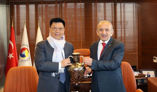 Çin Başkonsolosu Manisa TSO’yu ziyaret etti
