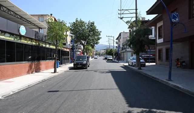Büyükşehir'den 800 ton sıcak asfalt