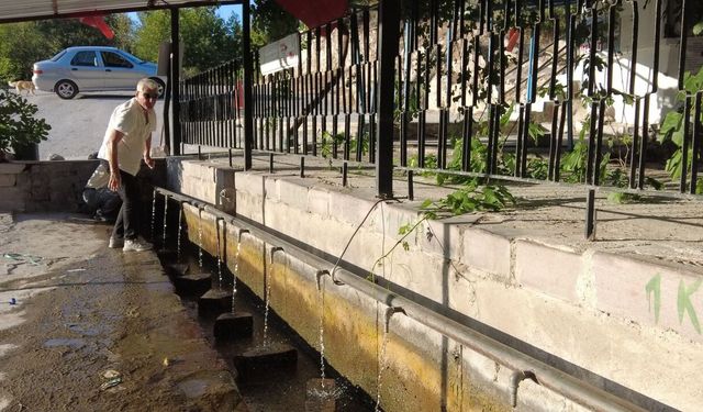 Manisa'daki 'Yaralı Pınar' boşa akıyor