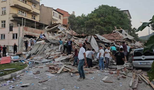 Sındırgı depreminde Manisa'da hasar alan binalar tespit edildi
