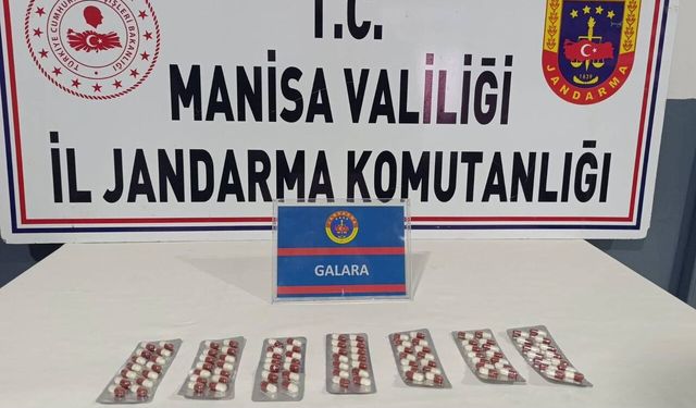 Manisa'da aracında ve evinde haplarla yakalanan şüpheli tutuklandı