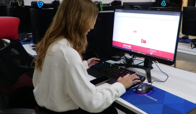 Manisa'da öğrencilere ücretsiz online eğitim desteği