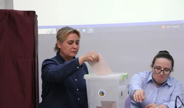 CHP Kula'da 2 istifa!