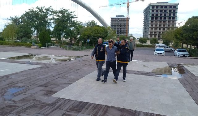 Kardeşine kaynar suyla saldıran ağabey adliyeye sevk edildi