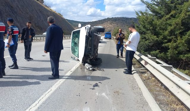 Manisa-Menemen yolunda otomobil devrildi