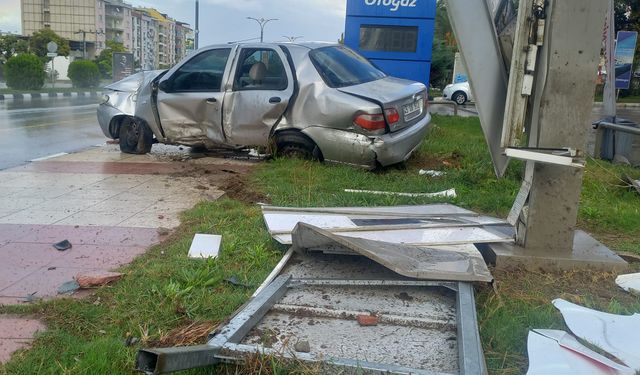 Manisa'da yağışlı hava kazaya sebep oldu