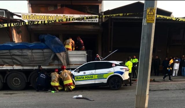 Manisalı polisin şehit olduğu kaza anı kamerada
