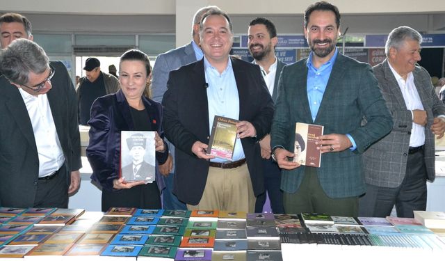 Manisalı kitapseverler fuarda buluştu