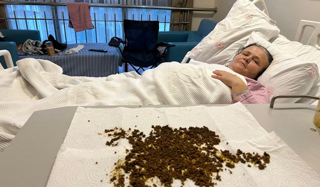 Manisalı kadının karnından 20 binden fazla taş çıktı