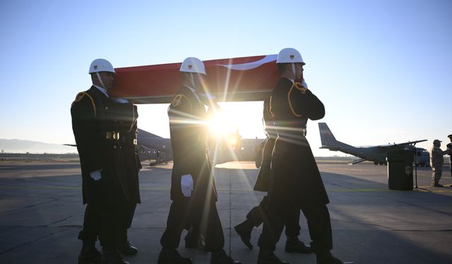 Türkiye şehitlerine ağlıyor!