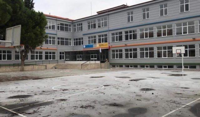 Manisa'da okul müdürün oğluna usulsüz nakil iddiası